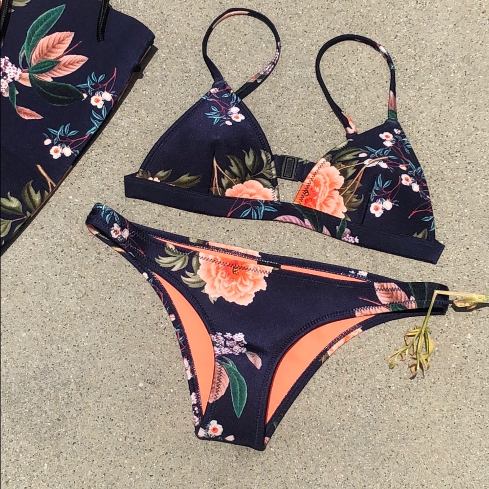 Traingl Floral Navy Bikini